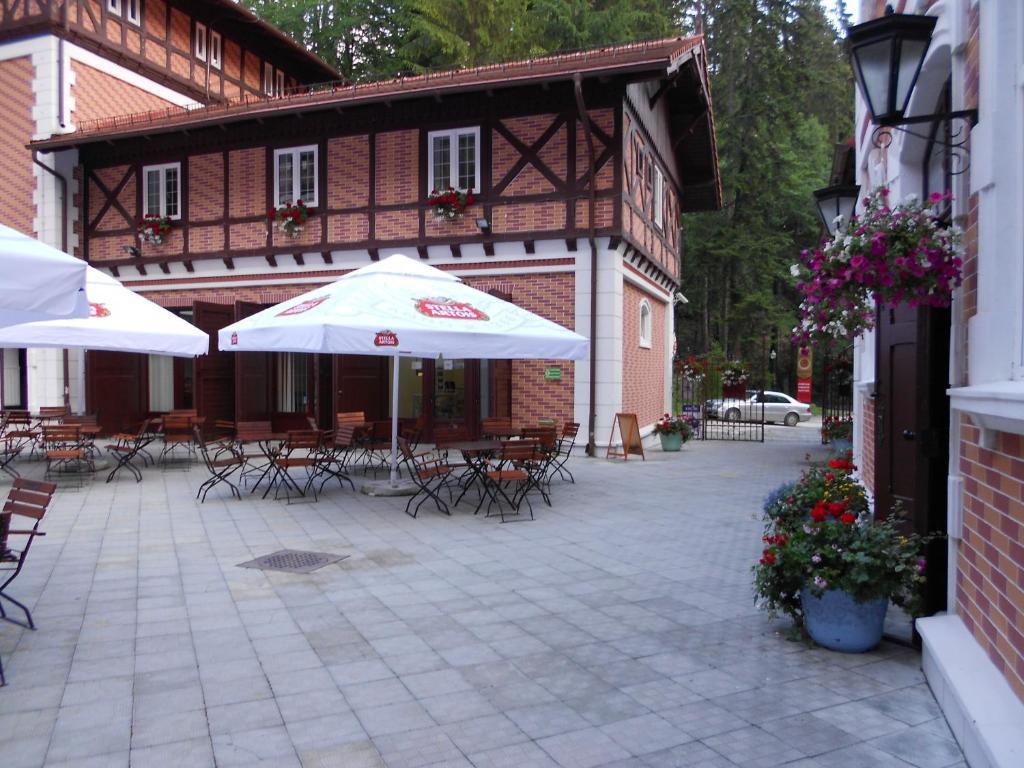 Hotel Bastion Sinaia Exterior foto