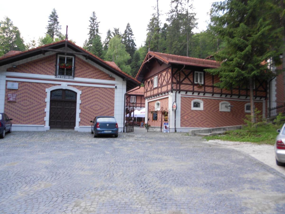 Hotel Bastion Sinaia Exterior foto